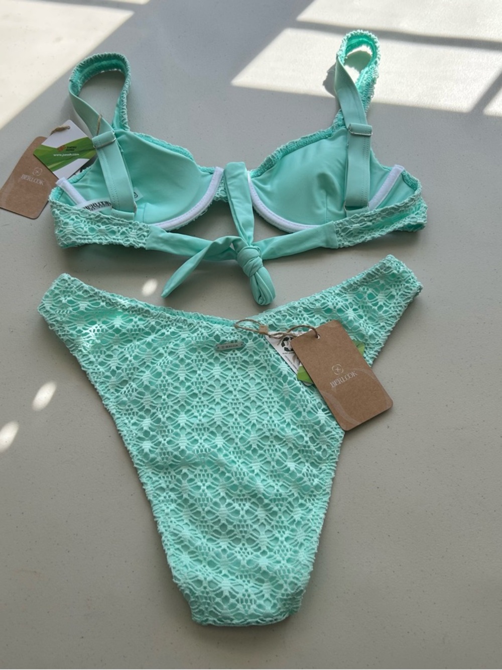 Berlook Bikini Set Small Cyan Blue Green Underwire Top V Cut Bottom Swimwear - Picture 2 of 10